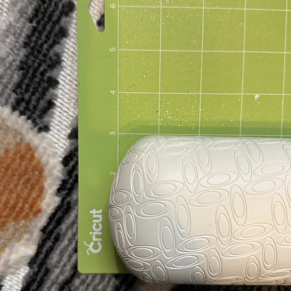 Oakley Eyeglass‎ Case Hard Shell White Ellipse Pattern Protective Storage